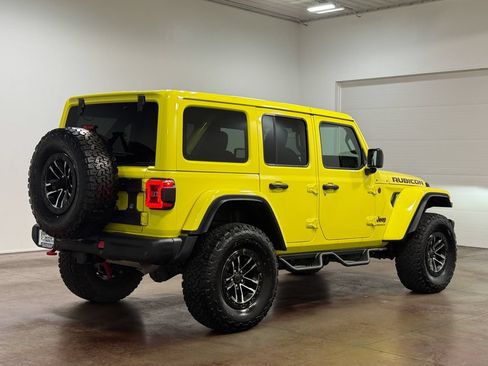 Used 2024 Jeep Wrangler Unlimited Rubicon AWD/4WD image 24