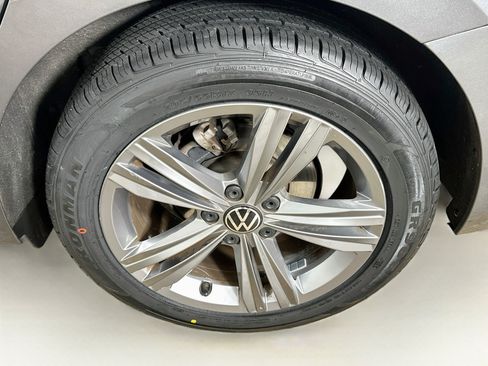 Used 2024 Volkswagen Jetta SE FWD image 11