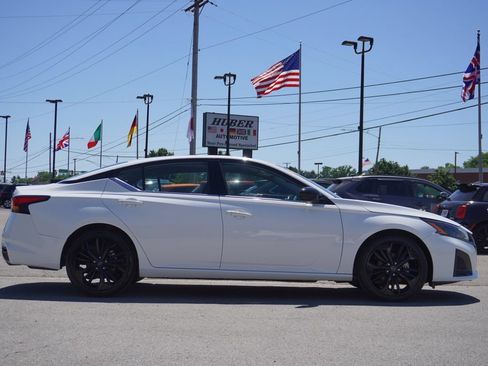 Used 2024 Nissan Altima 2.5 SR FWD image 8