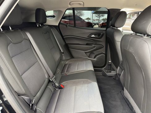 Certified 2025 Chevrolet Trax LT image 24