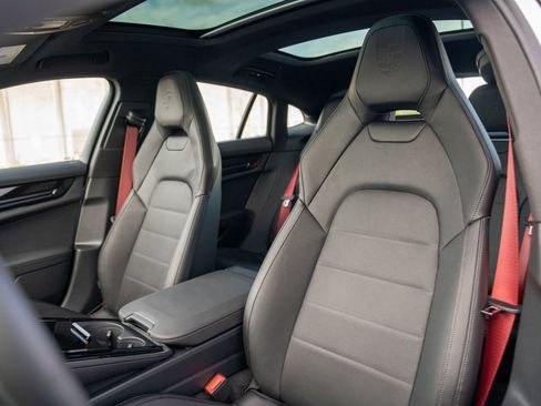 New 2026 Porsche Panamera 4 image 5