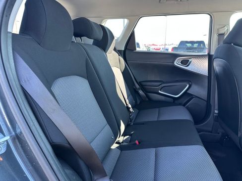 Used 2023 Kia Soul LX w/ LX Technology Package image 15