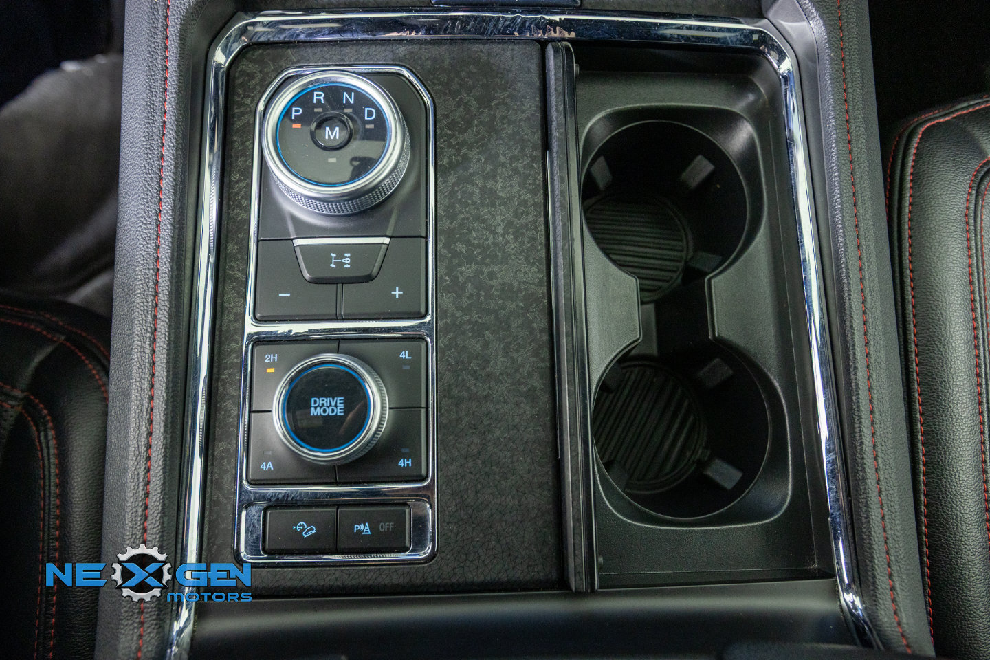 Used 2024 Ford Expedition Limited AWD/4WD image 25