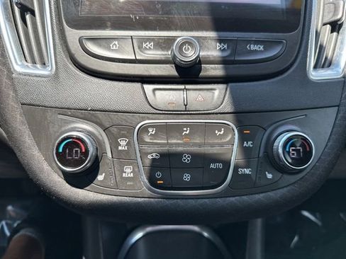 Used 2020 Chevrolet Malibu LT FWD image 17
