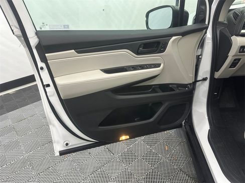 Used 2026 Honda Odyssey EX-L image 11