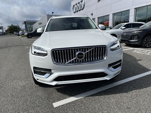 Certified 2023 Volvo XC90 B6 Ultimate w/ Lounge Package image 2