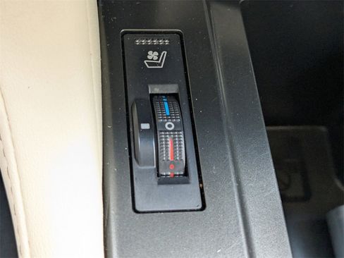 Used 2023 Lexus GX 460 Premium image 25