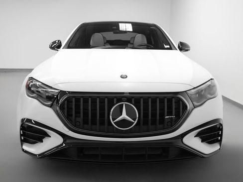 Used 2025 Mercedes-Benz E 53 AMG e 4MATIC Sedan image 19
