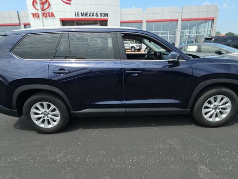 Certified 2024 Toyota Grand Highlander AWD image 2