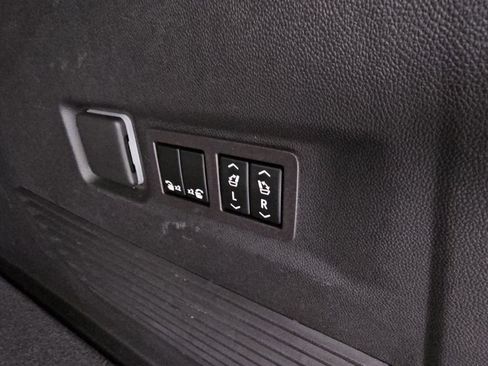 Used 2023 GMC Yukon XL Denali Ultimate AWD/4WD image 40
