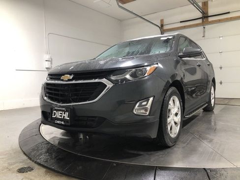 Used 2019 Chevrolet Equinox LT w/ Sun & Navigation Package image 3