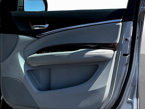 Used 2017 Acura MDX SH-AWD w/ Technology Package image 17