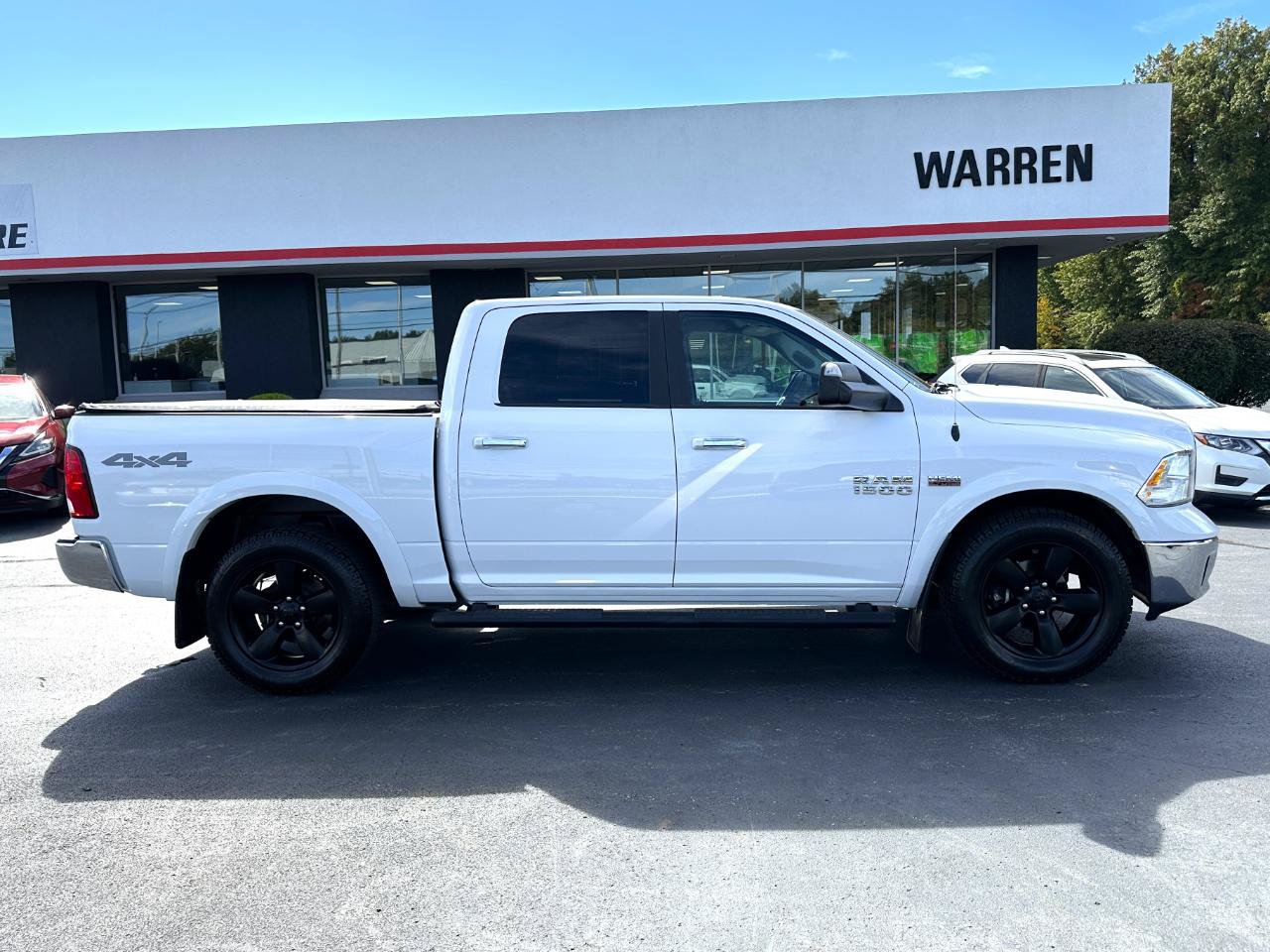 Used 2018 RAM 1500 SLT AWD/4WD image 17