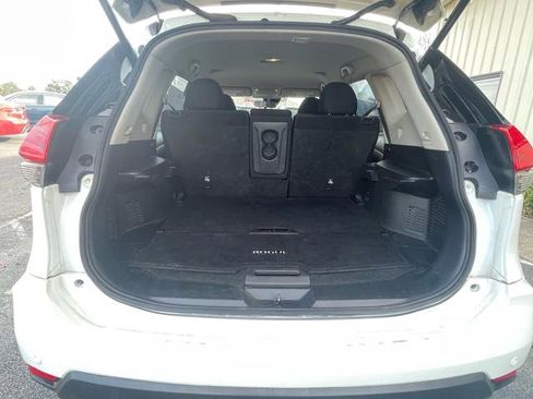 Used 2020 Nissan Rogue SV image 14