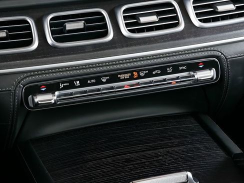 Used 2023 Mercedes-Benz Maybach GLS 600 4MATIC image 83