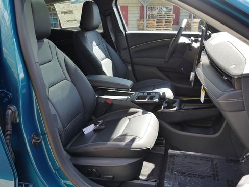 New 2026 Ford Mustang Mach-E Premium image 32