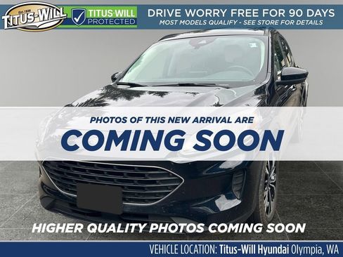 Used 2021 Ford Escape SE w/ SE Sport Appearance Package image 2
