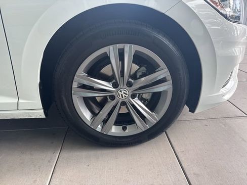 Used 2020 Volkswagen Jetta R-Line w/ R-Line Cold Weather Package image 11