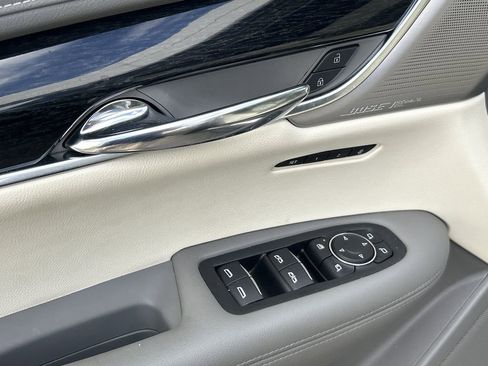 Used 2020 Cadillac XT6 Premium Luxury image 19