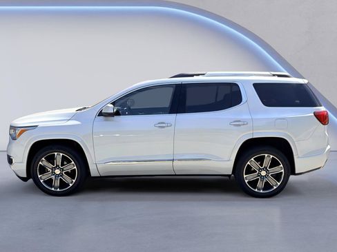 Used 2017 GMC Acadia Denali w/ Technology Package AWD/4WD image 2