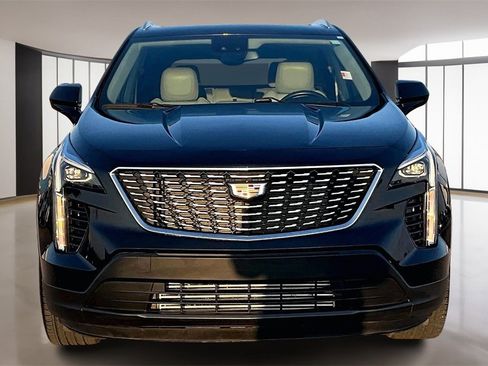 Used 2023 Cadillac XT4 Luxury w/ Cold Weather Package image 3