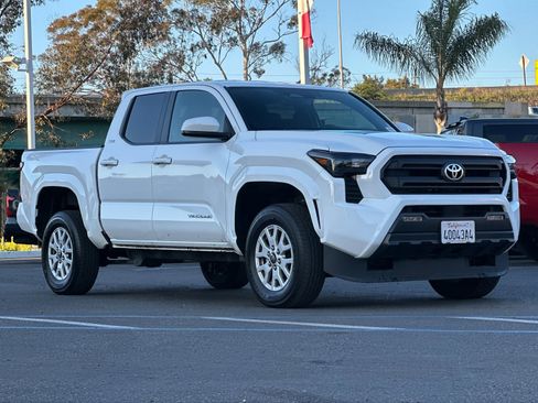 Used 2024 Toyota Tacoma SR5 image 8