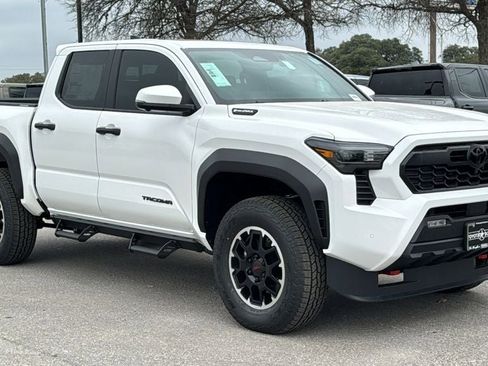 New 2026 Toyota Tacoma TRD Off-Road image 3