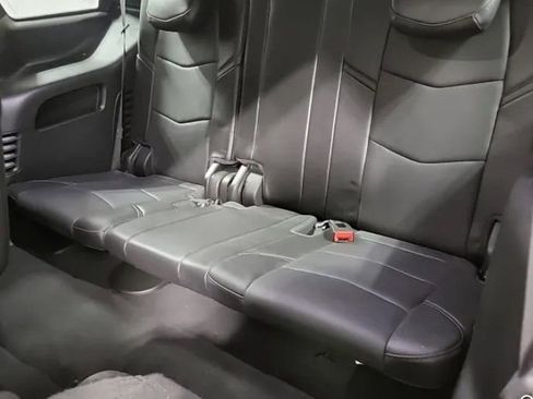Used 2018 Cadillac Escalade Platinum image 10