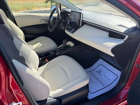 Used 2020 Toyota Corolla LE FWD image 14