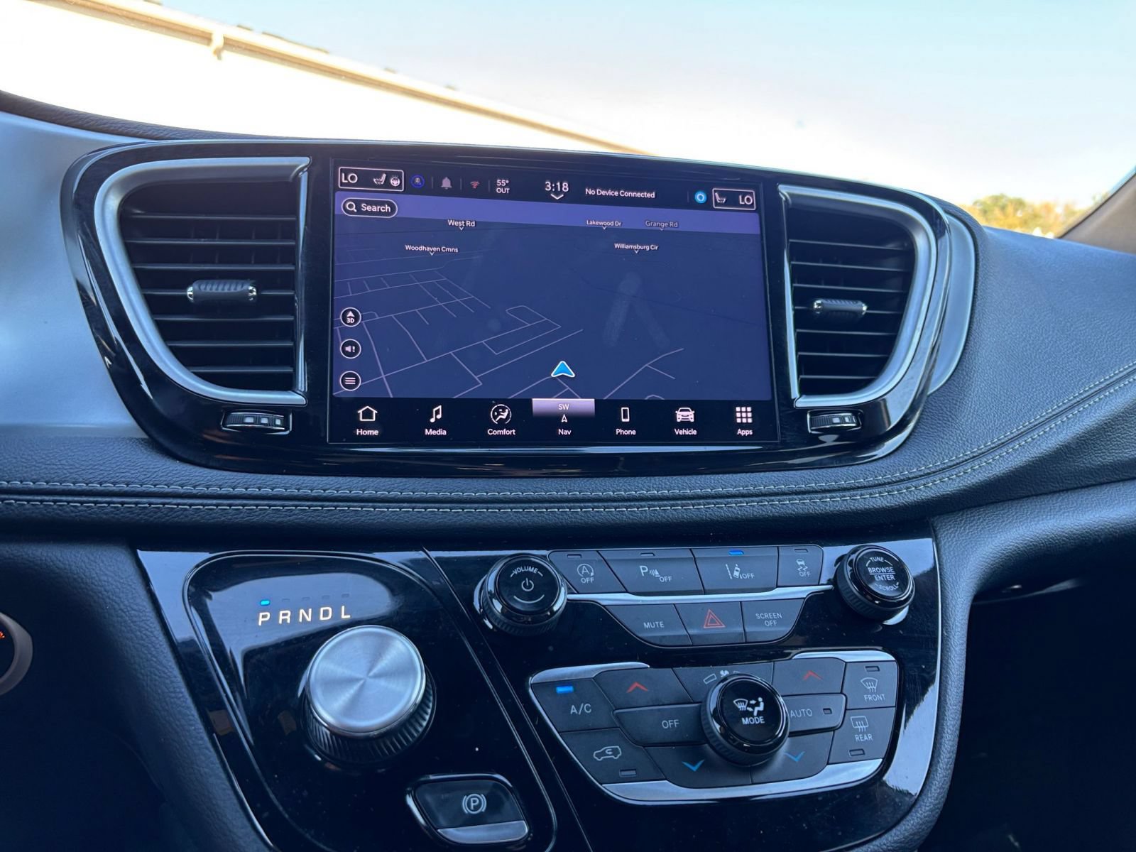 Used 2025 Chrysler Pacifica Limited FWD image 19