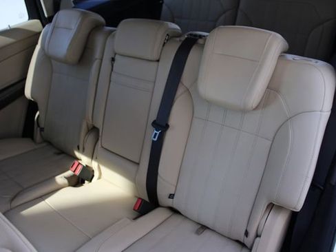 Used 2017 Mercedes-Benz GLS 450 4MATIC image 23