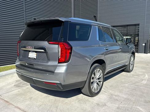 Used 2022 GMC Yukon Denali w/ Denali Premium Package image 11