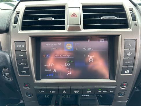 Used 2015 Lexus GX 460 w/ Premium Package AWD/4WD image 24