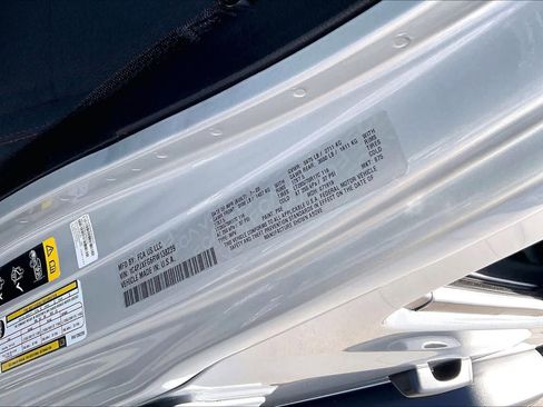 Used 2024 Jeep Wrangler Unlimited Rubicon w/ Technology Group image 32