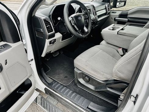 Used 2017 Ford F350 XLT image 8