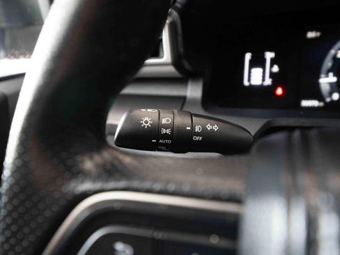 Used 2025 Toyota 4Runner SR5 AWD/4WD image 13