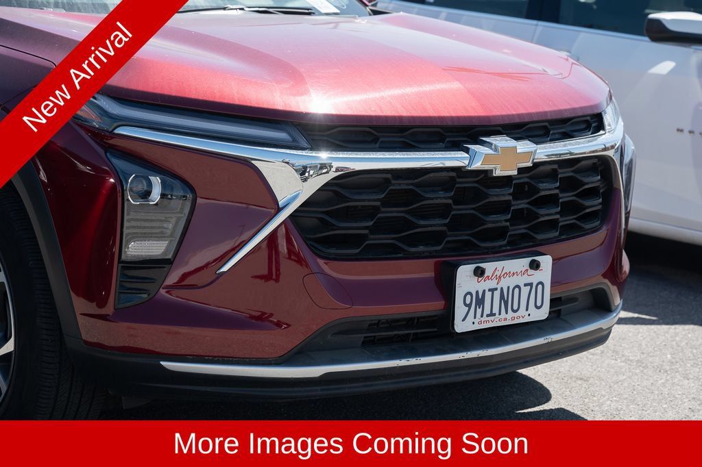 Used 2024 Chevrolet Trax LT FWD image 7
