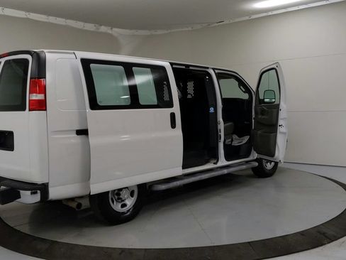 Used 2021 Chevrolet Express 2500 w/ Driver Convenience Package RWD image 11