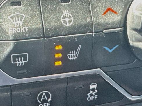 Certified 2022 Jeep Wrangler Unlimited Sahara w/ LED Lighting Group AWD/4WD image 22