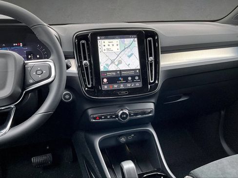 New 2026 Volvo XC40 B5 Ultra w/ Protection Package Premier AWD/4WD image 6