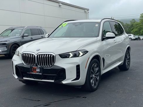 Used 2024 BMW X5 xDrive40i w/ M Sport Package AWD/4WD image 2