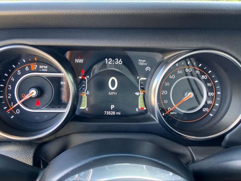 Used 2022 Jeep Gladiator Overland w/ Popular Equipment Package AWD/4WD image 26