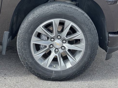 Used 2019 Chevrolet Silverado 1500 High Country w/ Technology Package image 4