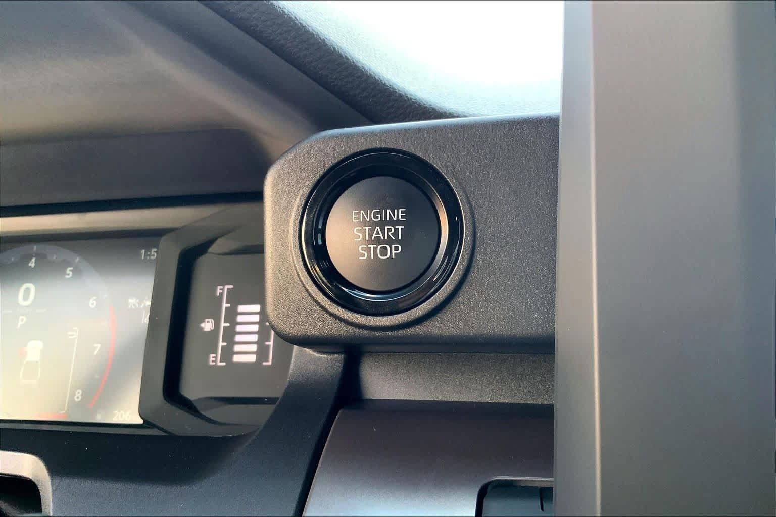 Certified 2026 Toyota Tacoma SR5 AWD/4WD image 32