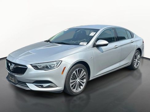 Used 2018 Buick Regal Preferred FWD image 7