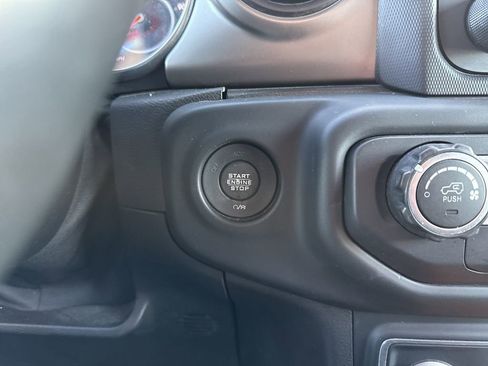 Certified 2018 Jeep Wrangler Unlimited Sport S image 16