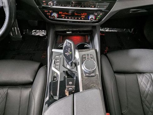 Used 2021 BMW 530i xDrive w/ Convenience Package image 34