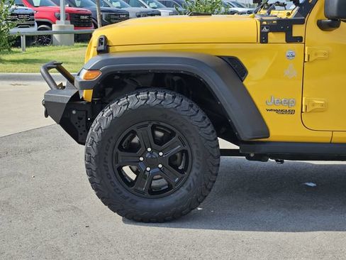 Used 2019 Jeep Wrangler Sport AWD/4WD image 10
