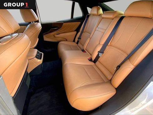 Certified 2021 Lexus LS 500 w/ Accessory Package (Z2) RWD image 20