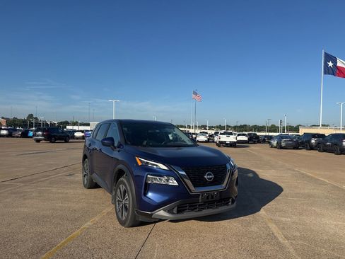 Certified 2023 Nissan Rogue SV FWD image 1